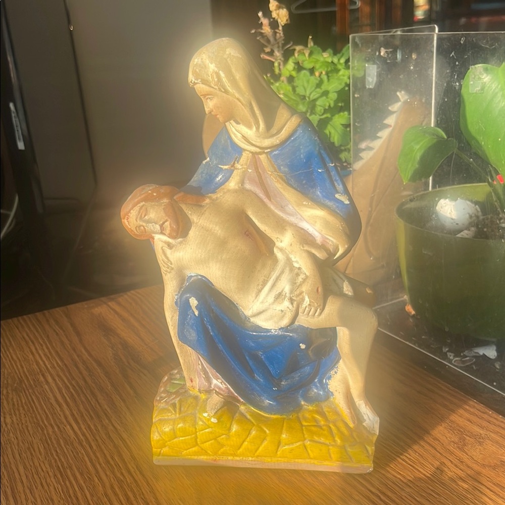 Religious Jesus Angelic Sculpture with Dynamic Movement